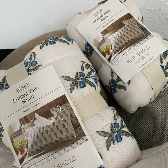 (2) pillow shams - Picture 3 of 3